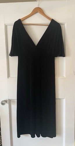 Black velvet kneck dress - kneck,